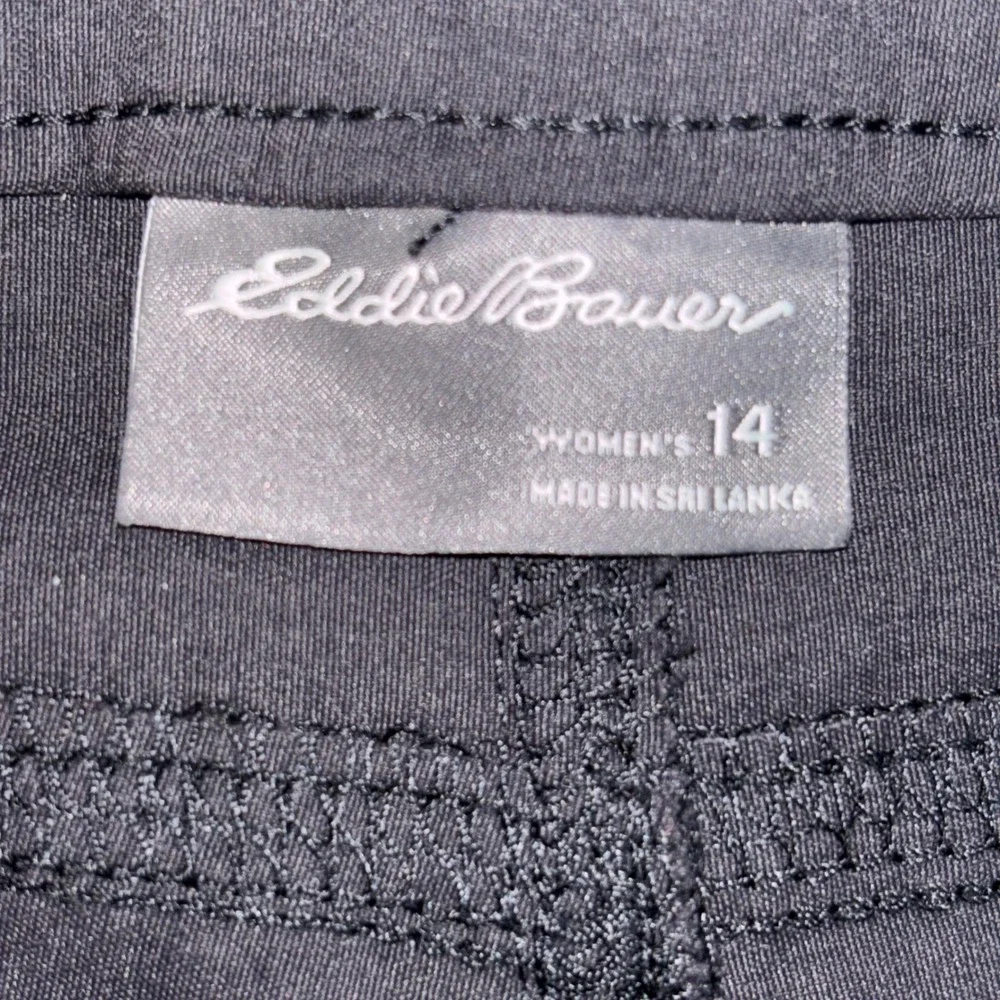 Eddie Bauer Rainier Shorts Womens 14 Black Mid Rise Hiking Outdoor Stretch 7in - Picture 3 of 8
